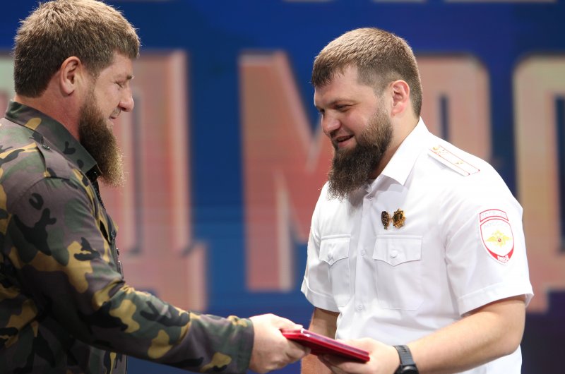 ЧЕЧНЯ. Идрис Черхигов награждён почётным знаком «За трудовое отличие»