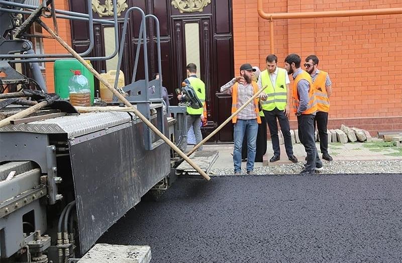 ЧЕЧНЯ. В Грозном ремонтируют улицу Бисултанова