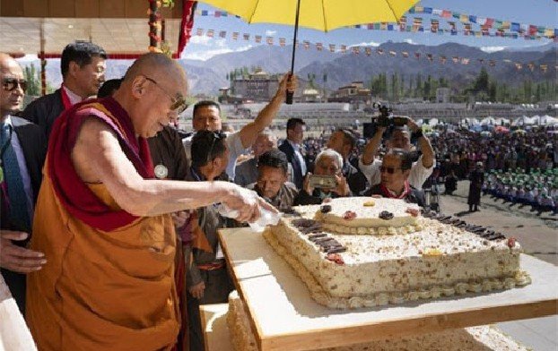 Далай-лама обратился с призывом ко всем жителям Земли