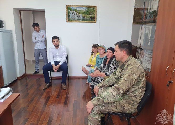 ИНГУШЕТИЯ. В Ингушетии росгвардейцы почтили память сотрудников, погибших при нападении на республику