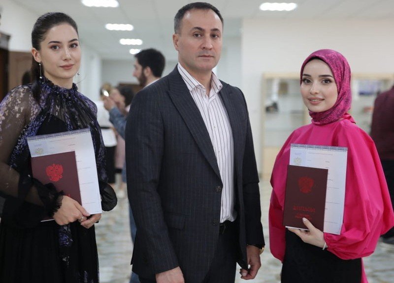 ИНГУШЕТИЯ. В Ингушетии 47 выпускников университета получили красные дипломы