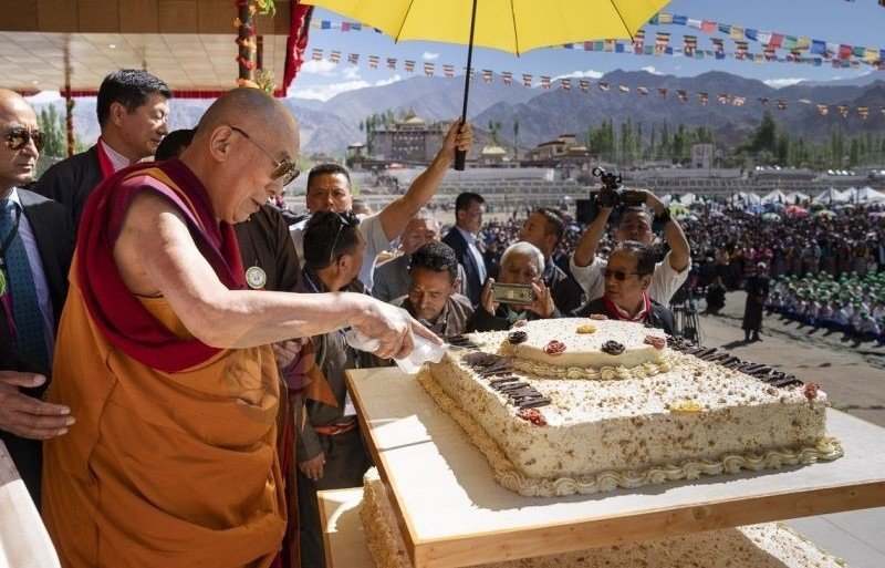 КАЛМЫКИЯ. Жители Калмыкии могут лично поздравить Его Святейшество Далай-ламу с днем рождения