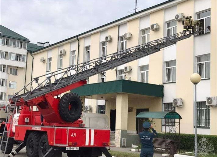 КБР. В Нальчике сотрудники Росгвардии и МЧС провели совместные пожарно-тактические учения
