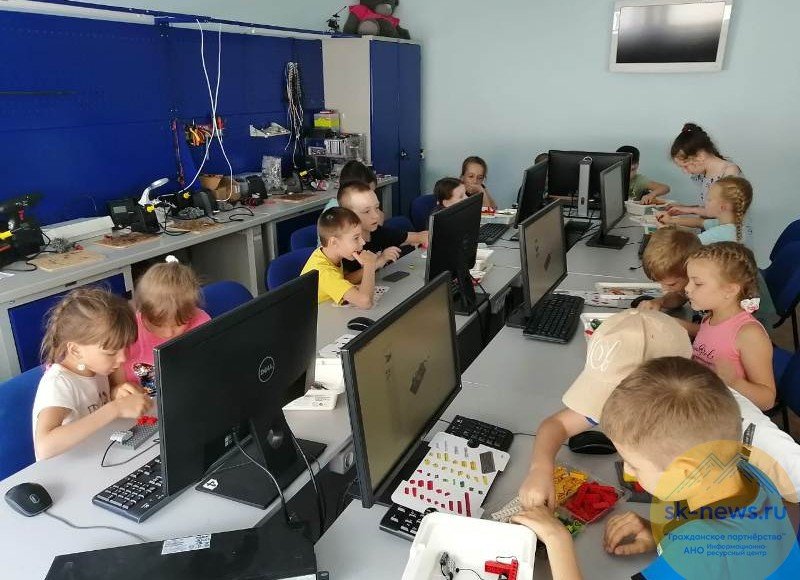 КБР. За время традиционной летней школы школьники Пятигорска активно освоят робототехнику