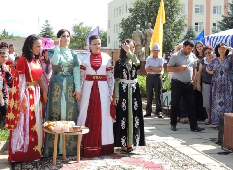 КЧР. В ауле Адыге-Хабль пройдет фестиваль фольклора «Ярмарка талантов»