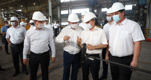 КРАСНОДАР. Губернатор Кубани и председатель ЗСК поздравили металлургов с профессиональным праздником
