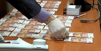 РОСТОВ. В Ростове задержали полицейского из Адыгеи за получение взятки 1,6 миллиона рублей