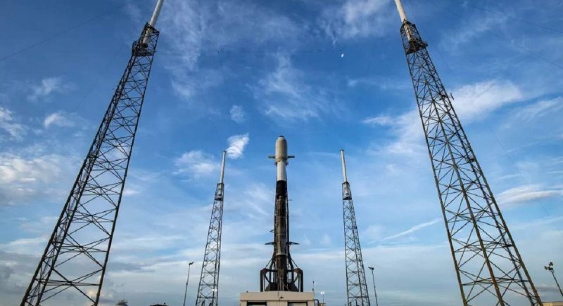 SpaceX отменила запуск ракеты Falcon 9 за несколько секунд до старта: названа причина