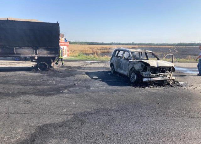СТАВРОПОЛЬЕ. ДТП спровоцировало возгорание на поле в Ставропольском крае