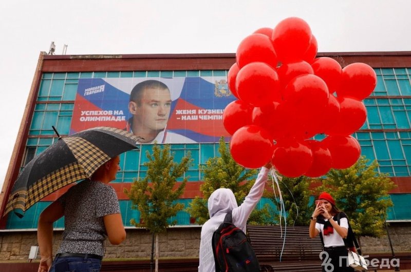 СТАВРОПОЛЬЕ. Огромный баннер в поддержку прыгуна в воду Евгения Кузнецова появился в Ставрополе