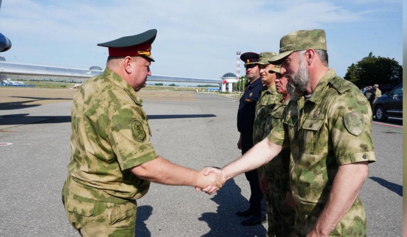 ЧЕЧНЯ.  Генерал-полковник А. Кузьменков совершил рабочую поездку на Северный Кавказ.