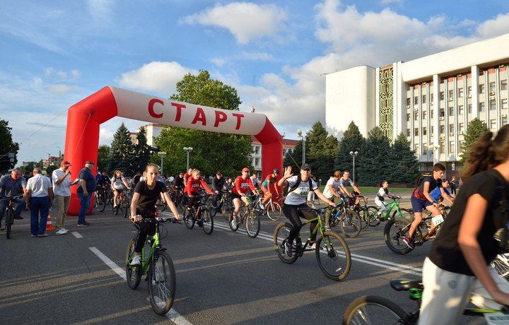 АДЫГЕЯ. В Майкопе состоялся традиционный 20-километровый массовый велопробег