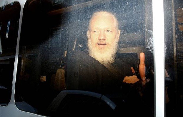 Amnesty International призывает Байдена снять обвинения против основателя WikiLeaks Ассанжа