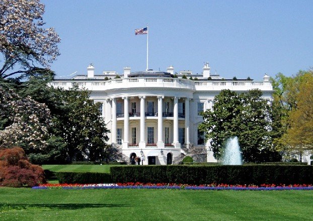 Белый дом призвал сплотиться в борьбе с терроризмом в ответ на призыв к отставке Байдена