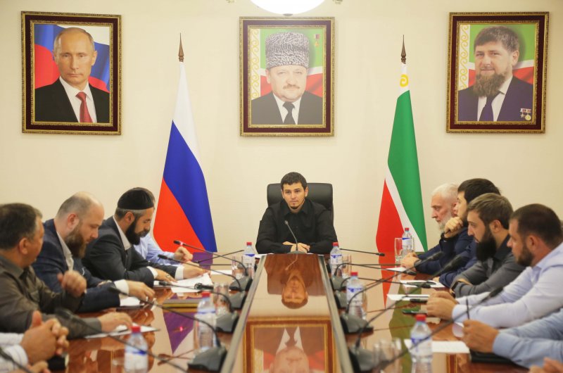 ЧЕЧНЯ. Хас-Магомед Кадыров встретился с руководителями структурных подразделений и подведомственных организаций