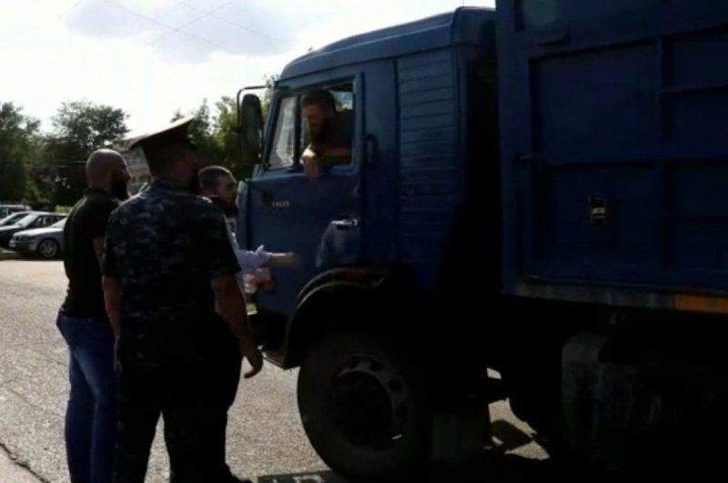 ЧЕЧНЯ. В Грозном продолжают выявлять водителей, нарушающих правила перевозки сыпучих грузов