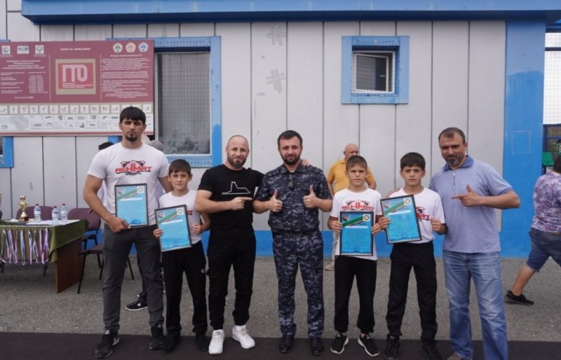 ЧЕЧНЯ. В ст. Шелковская прошел открытый районный турнир по вольной борьбе