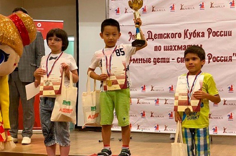 КАЛМЫКИЯ. Юный шахматист из Калмыкии одержал оглушительную победу