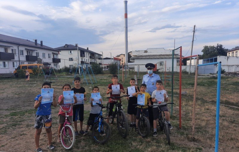 КБР. В Кабардино-Балкарии автоинспекторы проводят велокурсы для детей