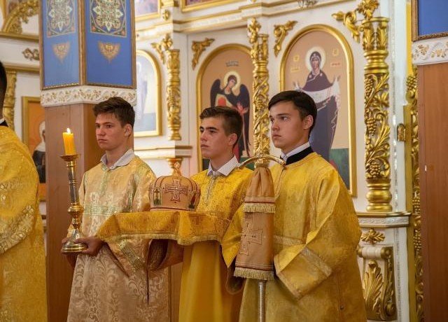 КЧР. Архиепископ Феофилакт совершил литургию в храме села Острогорка