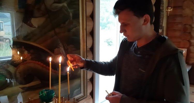 КЧР. Православная молодежь помолилась в высокогорном храме