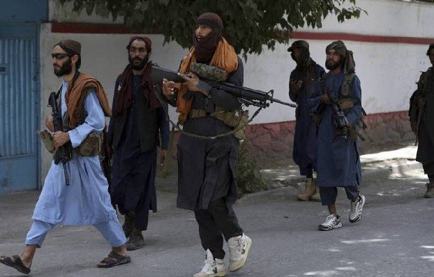 Лидер афганских талибов приказал освободить из тюрем политзаключенных