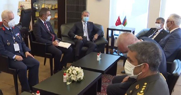 Министры обороны Азербайджана и Турции обсудили вопросы, представляющие взаимный интерес