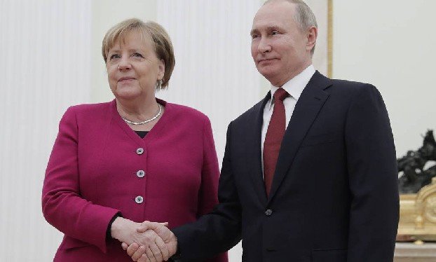 Путин и Меркель обсудят в Москве сотрудничество двух стран и актуальные международные темы