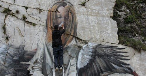 С. ОСЕТИЯ. Стрит-арт фестиваль в Северной Осетии вызвал дискуссию о граффити на скалах