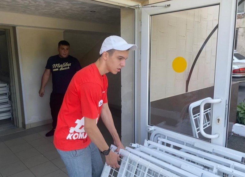 С. ОСЕТИЯ. В Северной Осетии волонтеры акции #МыВместе помогли медикам переоборудовать эндокринологический диспансер под ковид-госпиталь