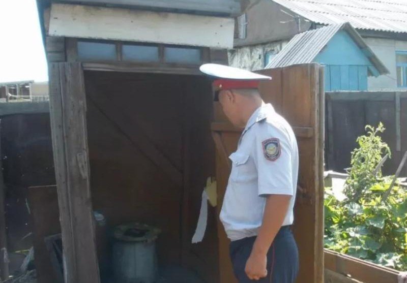СТАВРОПОЛЬЕ. Полицейский отдел Ставрополья всю ночь искал в деревенском туалете пистолет