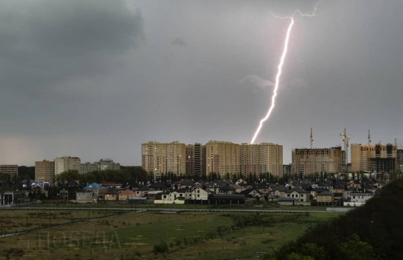 СТАВРОПОЛЬЕ. Последствия ливня устраняют в Ставрополе