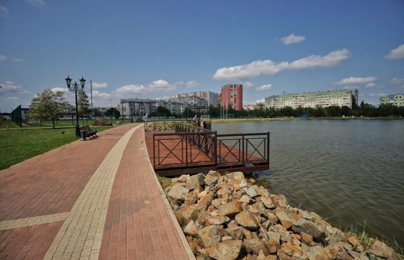 СТАВРОПОЛЬЕ. В парке Победы Невинномысска на озере Бублик появился пирс