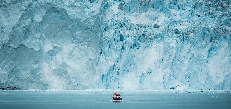 В Гренландии за один жаркий день растаяло 8,5 миллиарда тонн льда