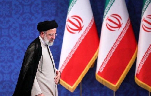 В Иране прошла церемония утверждения нового президента духовным лидером