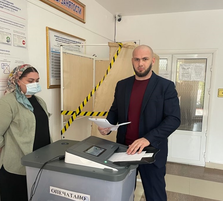 ЧЕЧНЯ.  Чеченские молодогвардейцы принимают участие в голосовании на выборах-2021