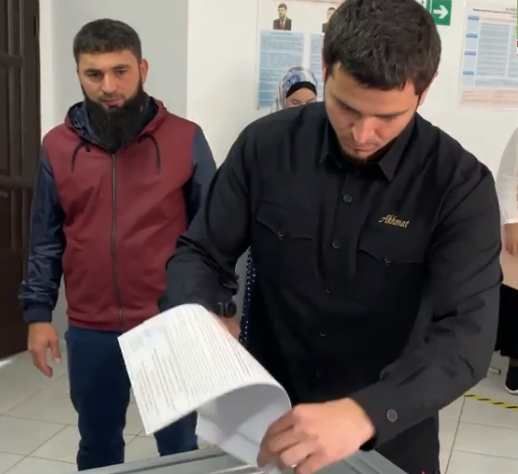 ЧЕЧНЯ. Мэр Грозного Хас-Магомед Кадыров отдал свой голос на выборах 2021