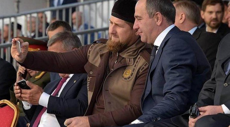 ЧЕЧНЯ. Рамзан Кадыров поздравил жителей Карачаево-Черкесии с Днем Республики