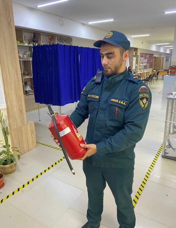 ЧЕЧНЯ. Сотрудники МЧС обеспечивают пожарную безопасность на избирательных участках