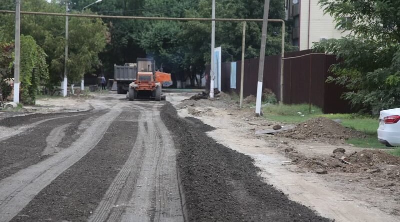 ЧЕЧНЯ.  В Грозном в рамках дорожного нацпроекта ремонтируют улицу Абузара Айдамирова