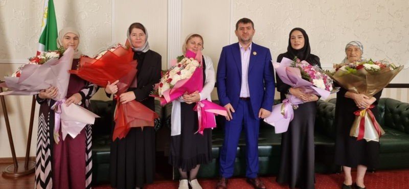 ЧЕЧНЯ. В районах  республики День чеченской женщины отметили  культурными мероприятиями