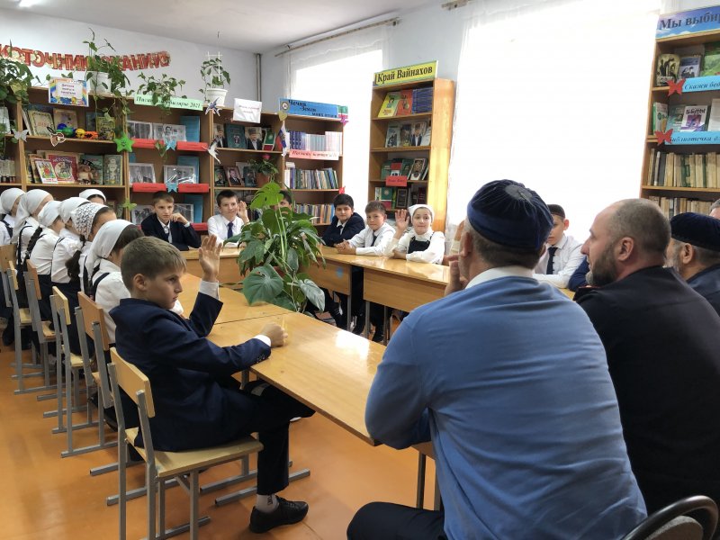 ЧЕЧНЯ. Чеченским школьникам рассказывают о необходимости ношения светоотражающих элементов