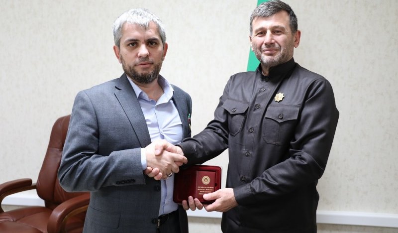 ЧЕЧНЯ. Ведущим  чеченским языковедам вручены ордена «За развитие и сохранение чеченского языка»