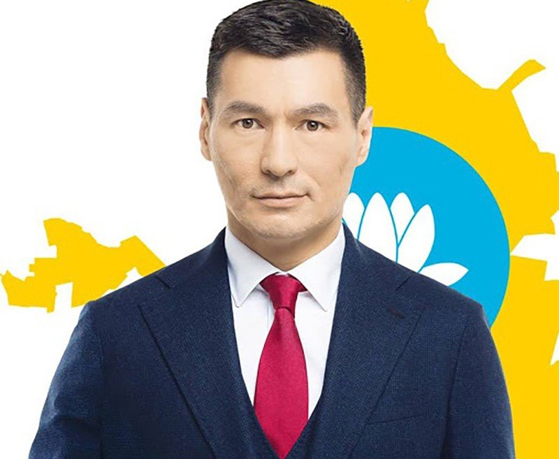 КАЛМЫКИЯ. Глава Калмыкии Бату Хасиков занял первое место по ЮФО в рейтинге глав регионов в соцсетях