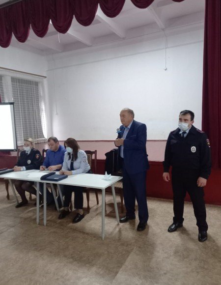 КБР. Полицейские Черекского района продолжают цикл мероприятий по профилактике экстремизма