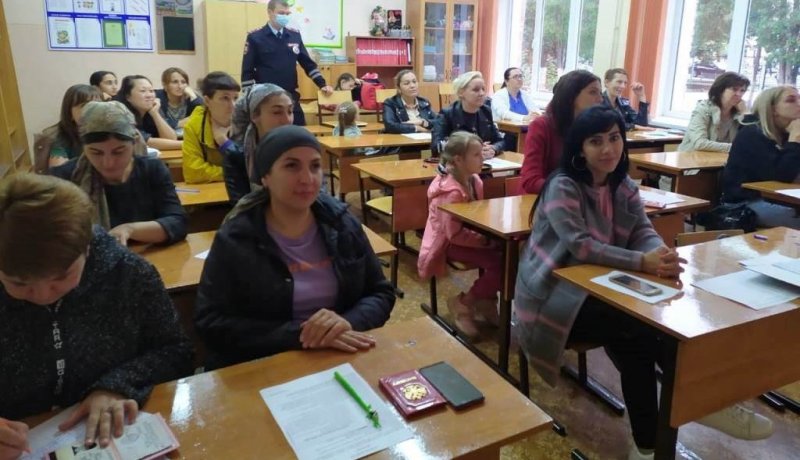 КБР. Родители школьников Кабардино-Балкарии продолжают участвовать в видеолекциях о причинах ДТП