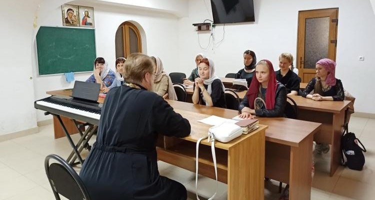 КЧР. Одиннадцать новых учеников начали заниматься основами регентского мастерства