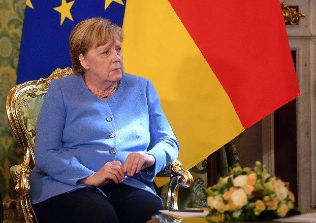 Меркель назвала ситуацию с нелегальными мигрантами на границе с Беларусью «гибридной атакой»