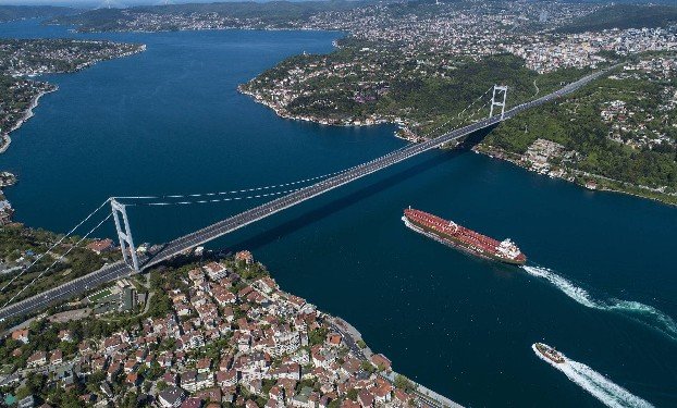 Российский сухогруз столкнулся с турецким судном в Босфоре