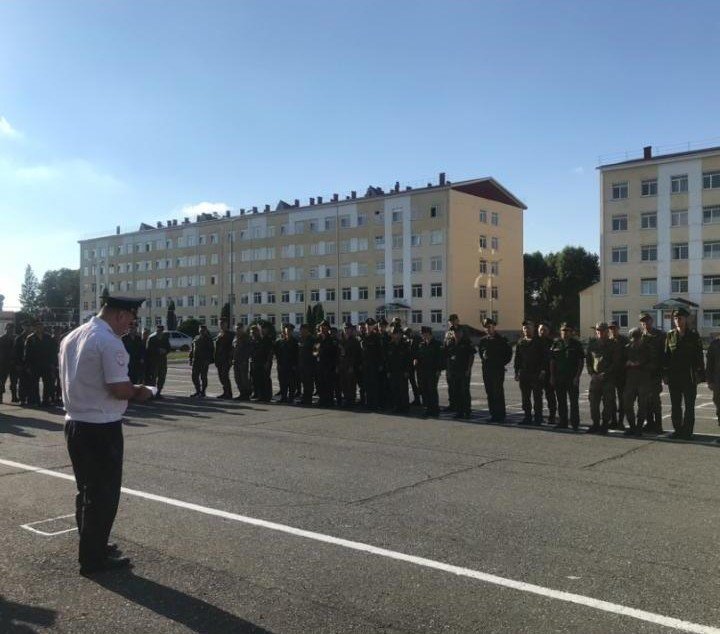 С. ОСЕТИЯ. Сотрудниками УГИБДД МВД по РСО-Алания была организована встреча с личным составом автомобильной службы войсковой части №20634 г. Владикавказа